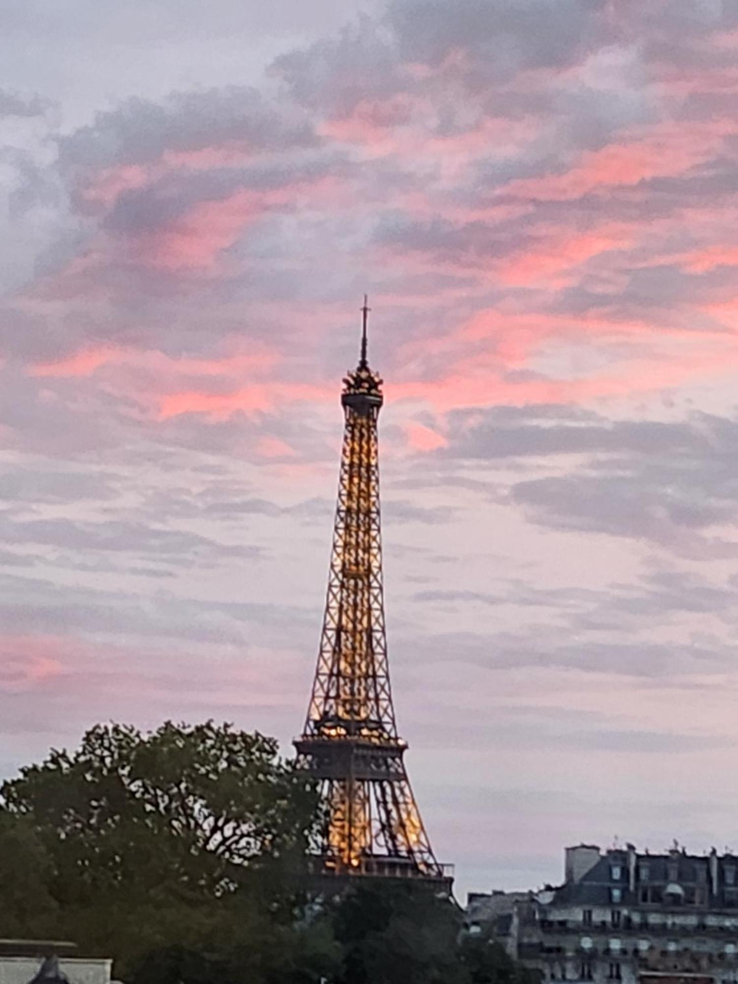 View Eiffel Tower Appartement Parijs